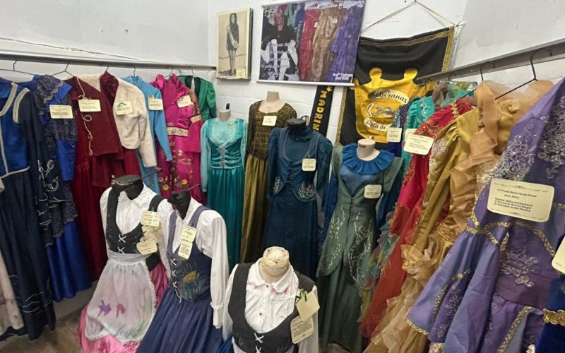 Trajes das soberanas da Festa do Peixe | abc+