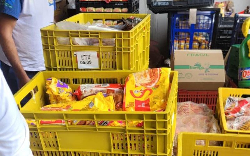 Mais de duas toneladas de alimentos impróprios ao consumo foram apreendidas durante operação