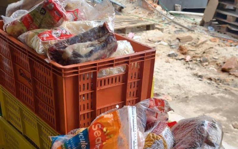 Mais de duas toneladas de alimentos impróprios ao consumo foram apreendidas durante operação