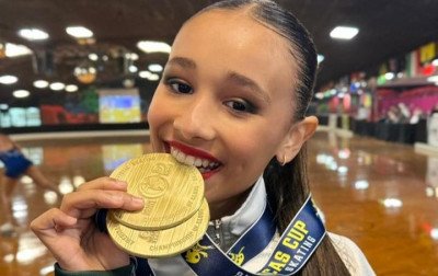 Patinadora de Novo Hamburgo conquista segundo ouro na Americas Cup, nos EUA