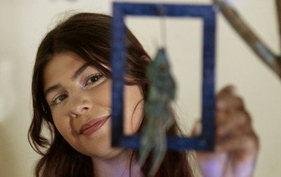 "A arte dialoga com a vida": Aos 17 anos, Alice Rossoni tem parte da obra apresentada em Canoas