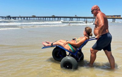 Guaritas acessíveis ampliam inclusão no litoral gaúcho durante o verão