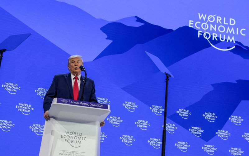 Em Davos, Trump diz que quer comprar Groelândia sem uso da força | abc+