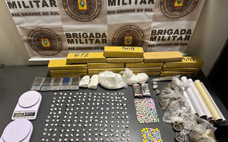 Casal suspeito de armazenar e distribuir drogas na região é preso em Gramado com 12 quilos de entorpecentes 