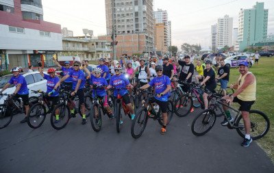 Sicredi Bike Night coloca os veranistas a pedalar na orla
