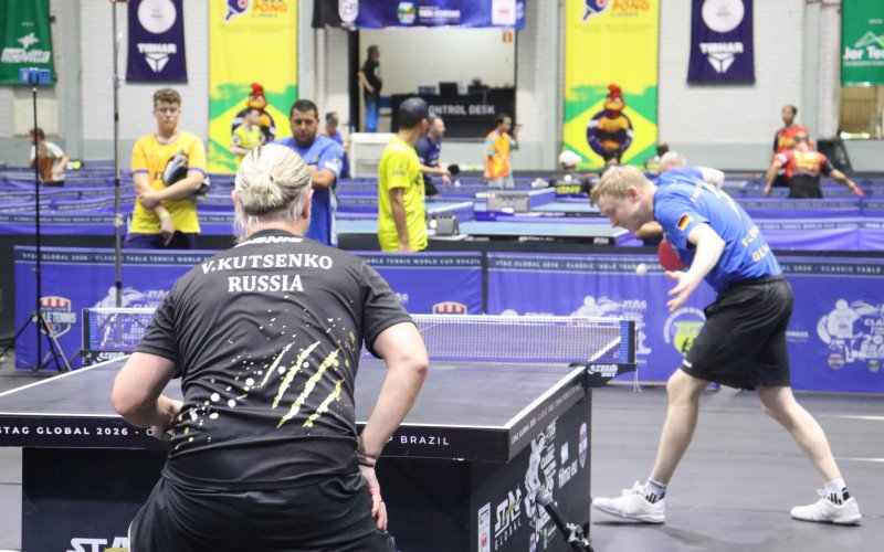 Disputa entre atleta russo Vladislav Kutsenko e alemão Alexander Flemming | abc+