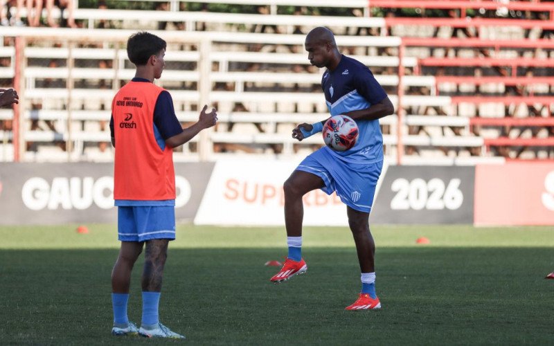 Novo Hamburgo terá pouco tempo de treinamento antes do duelo contra o Santa Cruz | abc+