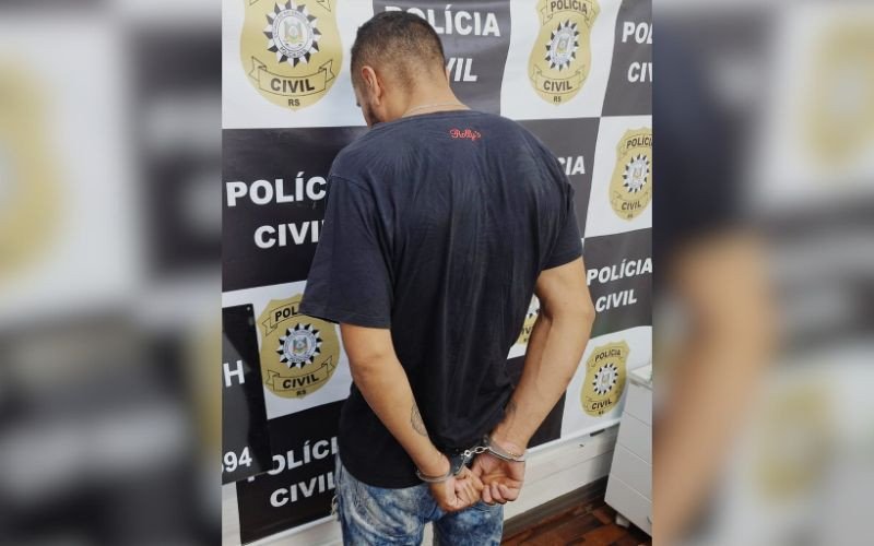 Homem de 32 anos com vários antecedentes criminais foi preso na tarde desta quinta-feira em casa, no bairro Santo Afonso, em Novo Hamburgo
