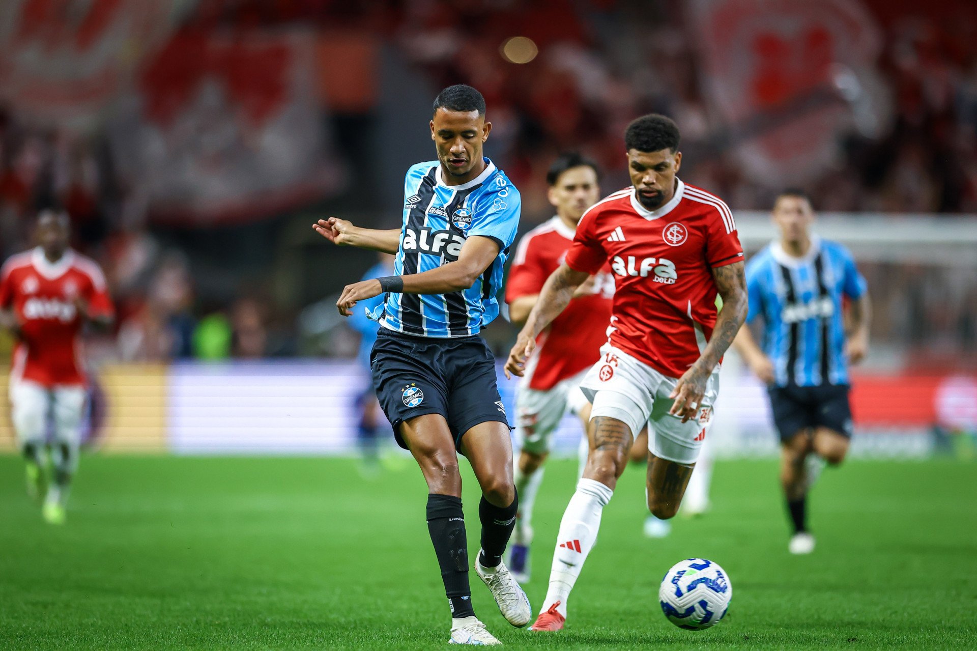 ESCALAÇÕES: Inter e Grêmio definidos para o Gre-Nal 449