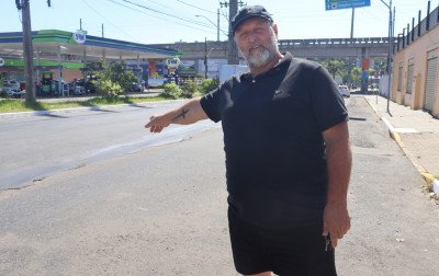 "Se cair de moto quebra o aro na hora": Buracos e remendos geram reclamações em avenida movimentada de Novo Hamburgo