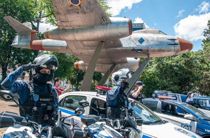 Homenagem da Guarda Civil de Canoas a colega de farda em Alvorada ocorreu na quinta-feira (22) na Praça do Avião | abc+