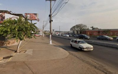 Mulher morre atropelada na calçada após colisão entre carros em frente a churrascaria de São Leopoldo