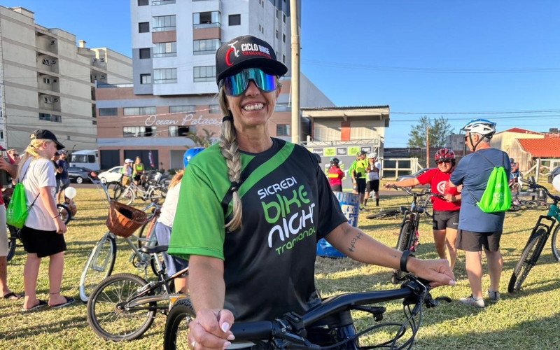 2° Sicredi Bike Night: Pôr do sol e esporte movimentam a orla de Tramandaí
