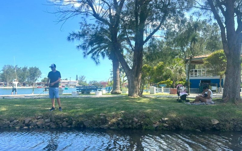 Laure e a mãe, acompanhavam o pai, empresário Jonas Reck, de 41 anos, se arriscava na pesca | abc+