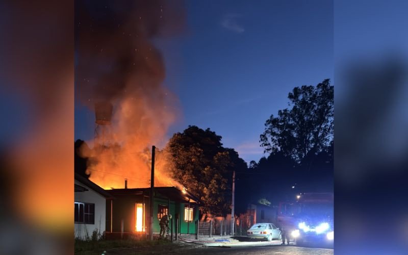 Casa é destruída por incêndio em Igrejinha | abc+
