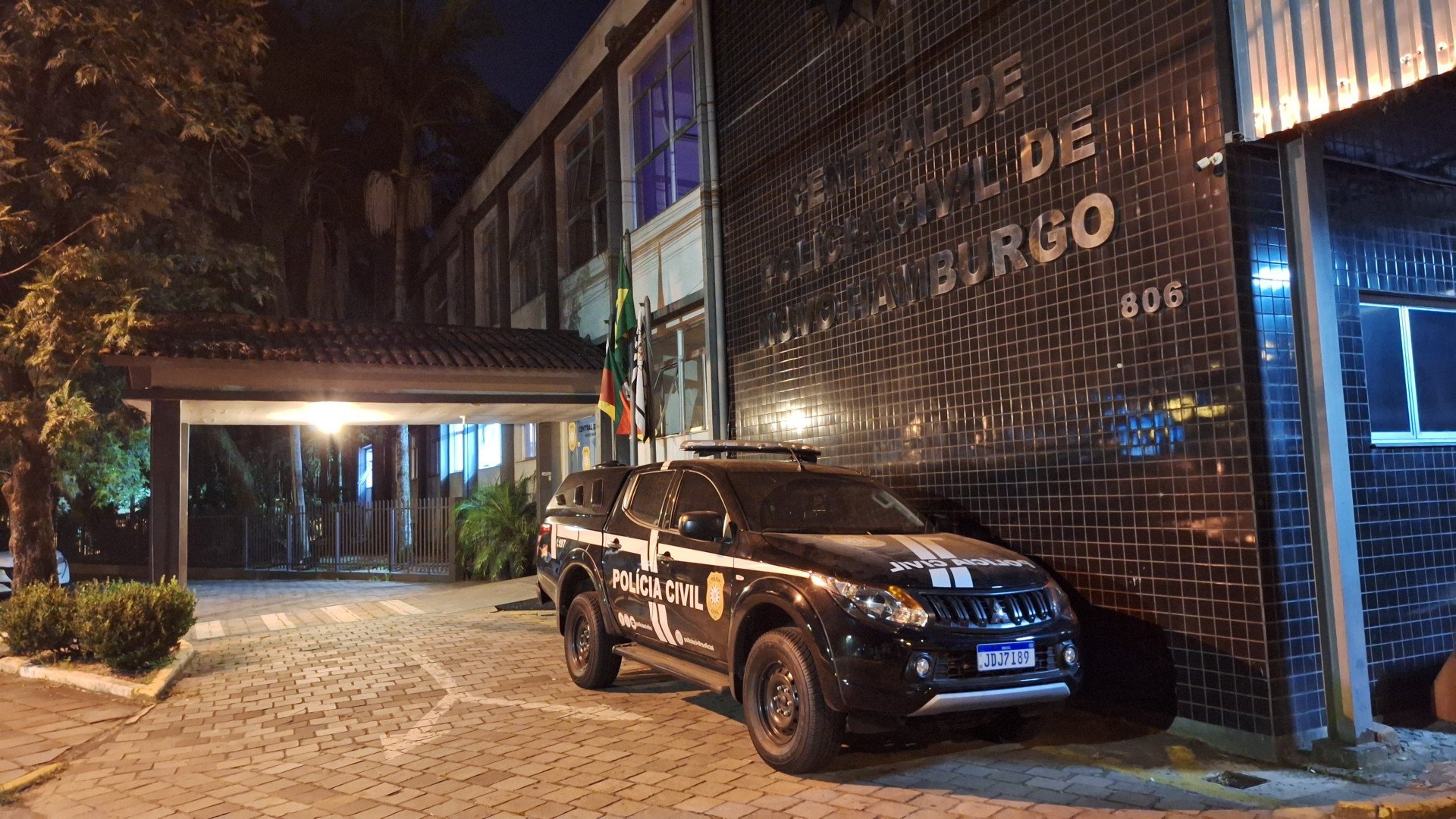 Homem que matou esposa na frente das filhas se entrega à Polícia em Novo Hamburgo; veja vídeo