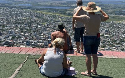 VÍDEO: Morro da Borússia atrai turistas para visual de tirar o fôlego perto da região metropolitana