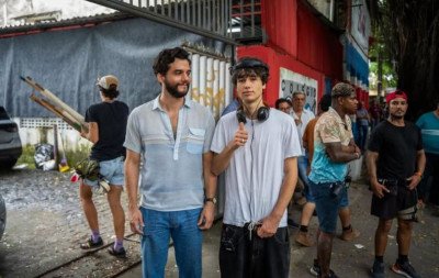 Filho de Wagner Moura rebate boatos sobre apoio a Donald Trump: "Odeio com paixão"