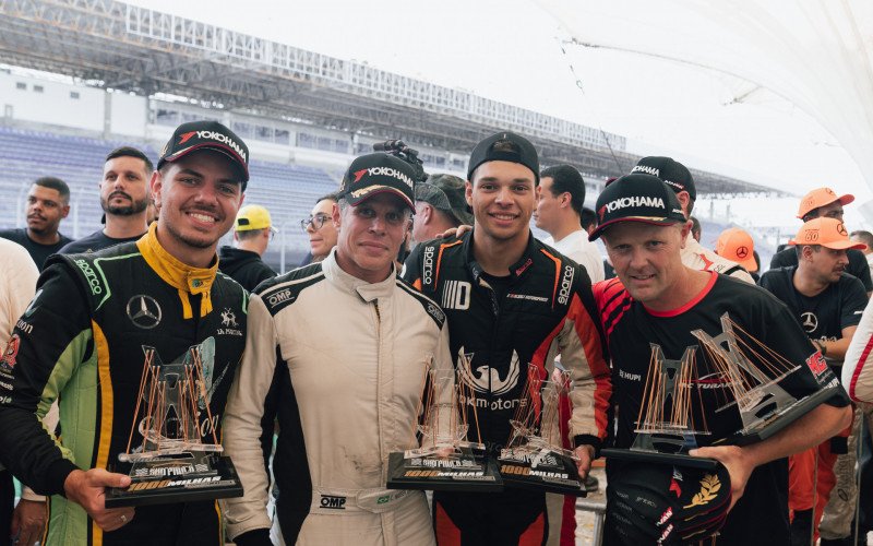 Freitas, Nasser, Sala e Tiel de Andrade celebram a conquista em Interlagos | abc+