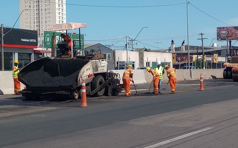 Trânsito alterado devido a obras na Br-116 no trecho de São Leopoldo entre as pontes do Sinos e a elevada da João Corrêa, sentido interior-capital