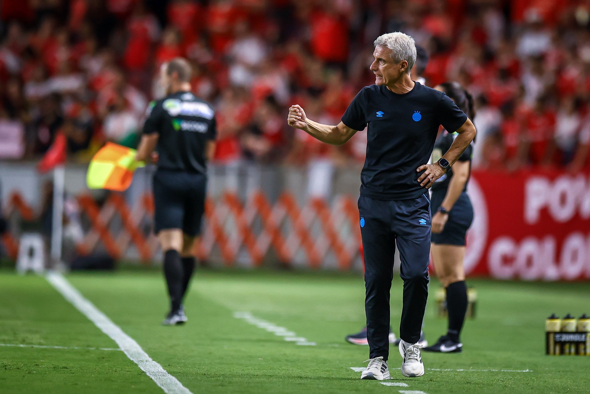 Lu&iacute;s Castro aponta &ldquo;apag&atilde;o&rdquo; decisivo do Gr&ecirc;mio e admite falha coletiva no Gre-Nal