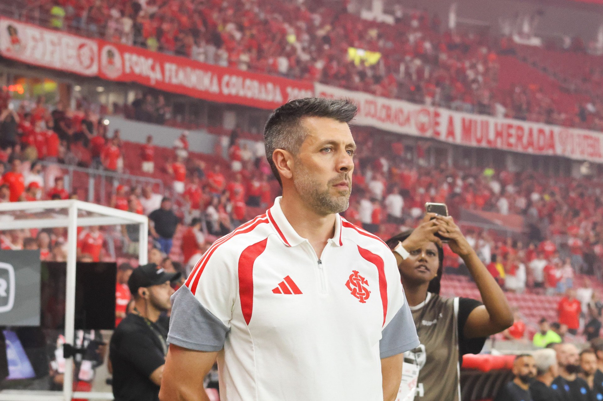 Paulo Pezzolano: “Foi um jogo baixo. Não queríamos isso. Estamos em um momento de transição”