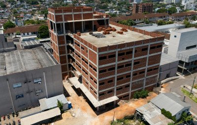 Obras do Anexo II do Hospital Municipal de Novo Hamburgo são retomadas; estrutura pode permitir retorno da oncologia