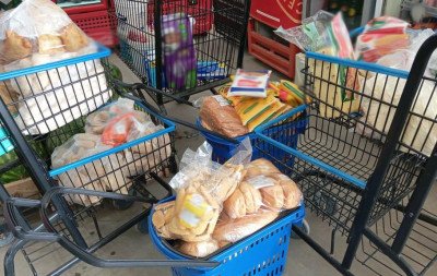 Comida estragada no litoral: Produtos vencidos e mal armazenados são encontrados em comércios locais e usados na produção de pães