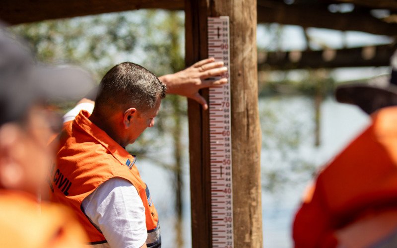 Defesa Civil de Canoas instala réguas para medição do Rio dos Sinos | abc+
