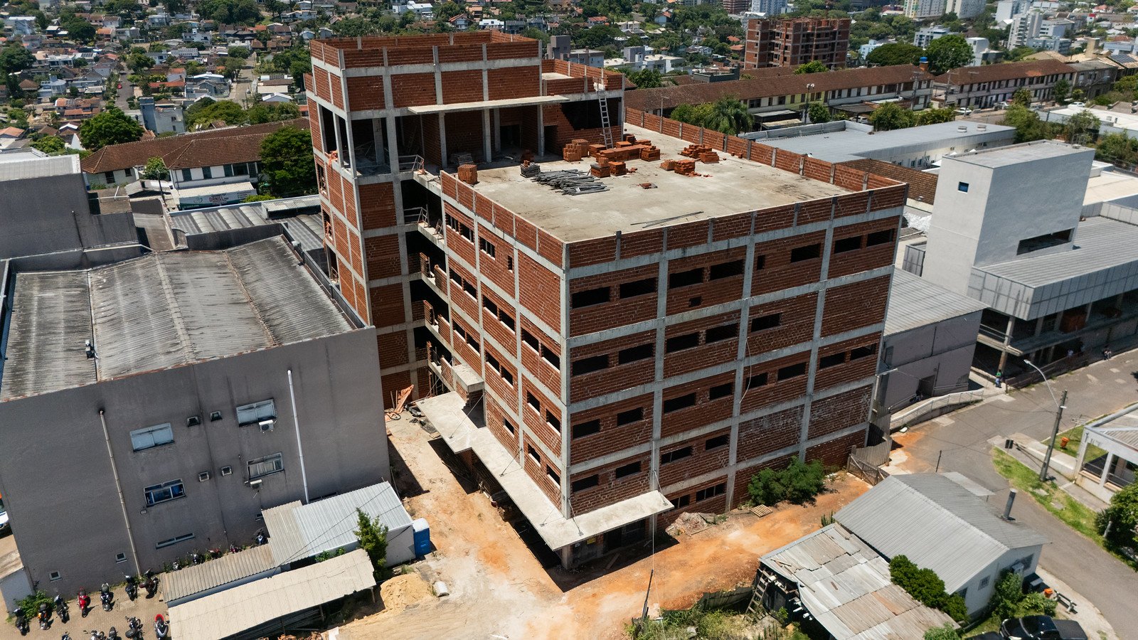 Obras do Anexo II do Hospital Municipal de Novo Hamburgo são retomadas; estrutura pode permitir retorno da oncologia