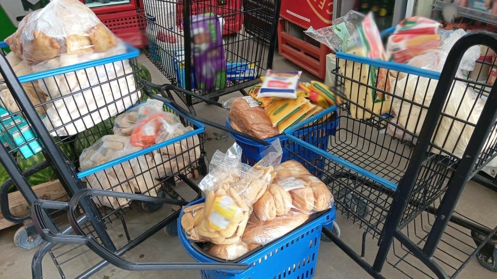 Comida estragada no litoral: Produtos vencidos e mal armazenados s&atilde;o encontrados em com&eacute;rcios locais e usados na produ&ccedil;&atilde;o de p&atilde;es