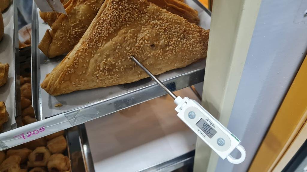Pastel exposto a 48°C entra na lista de comida estragada à venda no litoral do RS