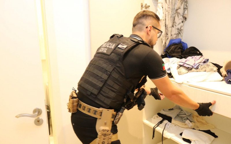 Agentes cumpriram 261 mandados de busca ontem | abc+