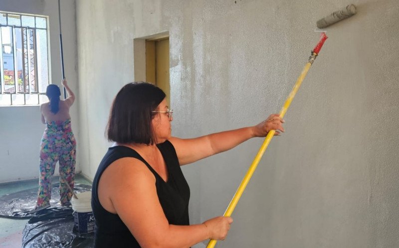 Mutirão de limpeza na Sociedade Guarany, da Scharlau, em São Leopoldo
