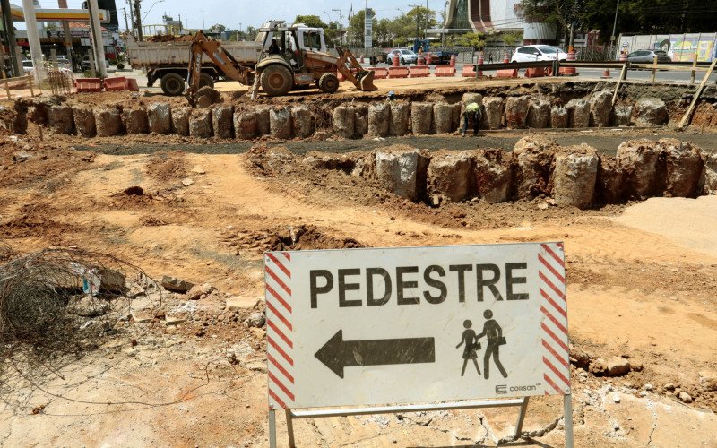  28/01/26 TUNEL DA DOMINGOS MARTINS - OBRAS ABERTURA DO BURACO
