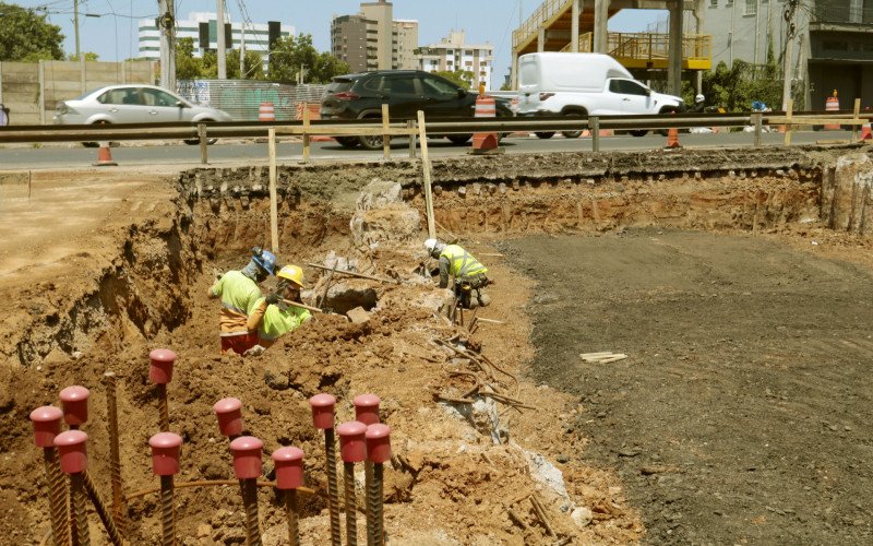  28/01/26 TUNEL DA DOMINGOS MARTINS - OBRAS ABERTURA DO BURACO