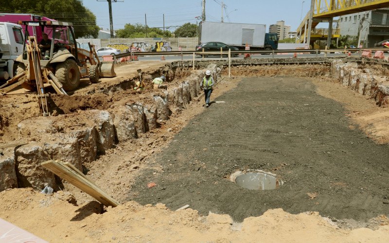  28/01/26 TUNEL DA DOMINGOS MARTINS - OBRAS ABERTURA DO BURACO