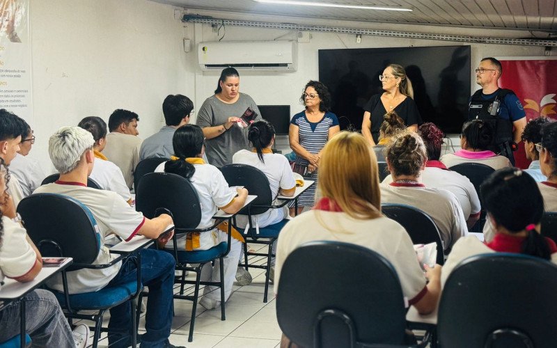 A ação teve como foco a conscientização sobre a prevenção e o enfrentamento à violência doméstica, reforçando a importância do acesso à informação e da busca por ajuda
