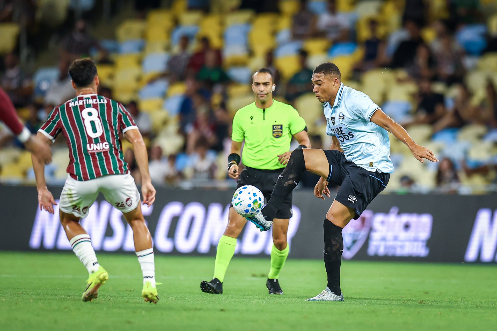 Carlos Vinícius marca, mas não evita derrota do Grêmio para o Fluminense no Maracanã