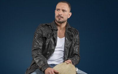 "Estou feliz em estar junto do público de Gramado", revela Diogo Nogueira; cantor se apresentará no Gramado in Concert