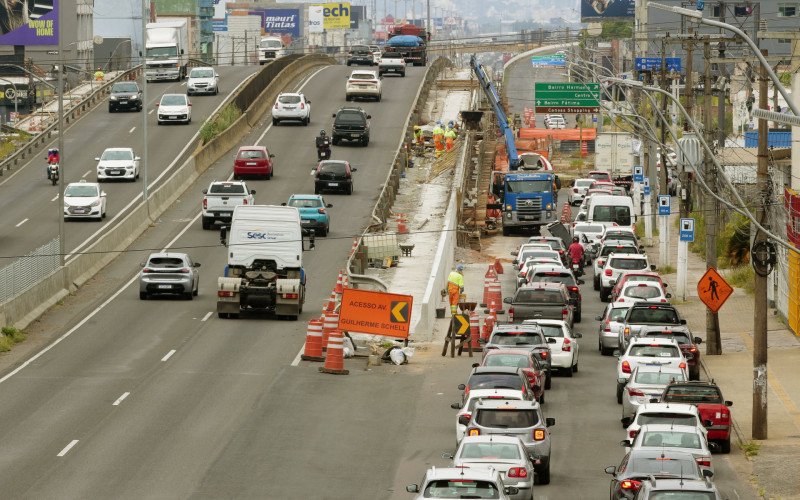 Viaduto da Metrovel está em obras desde o ano passado | abc+