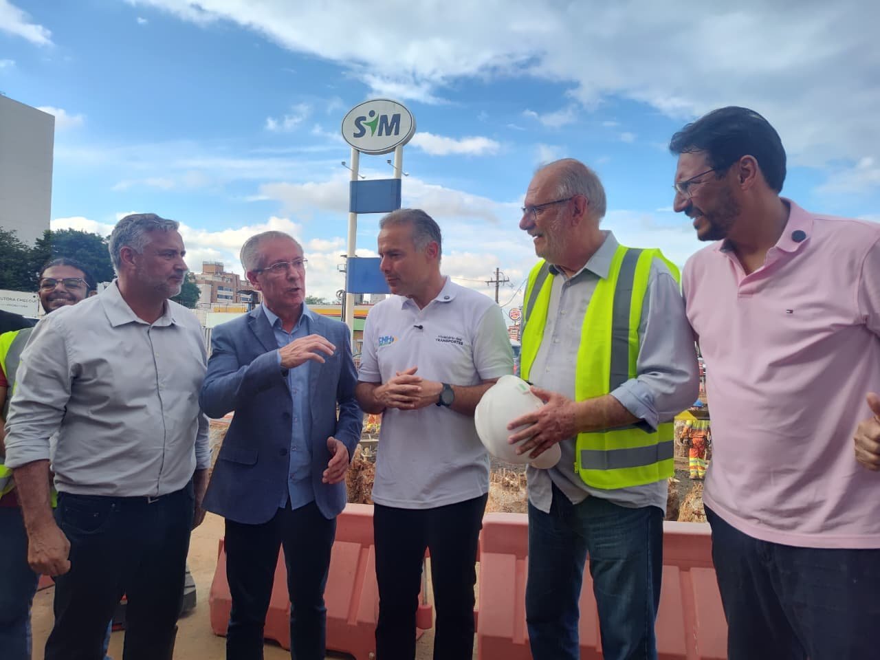 Ministro dos Transportes visita obra em Canoas