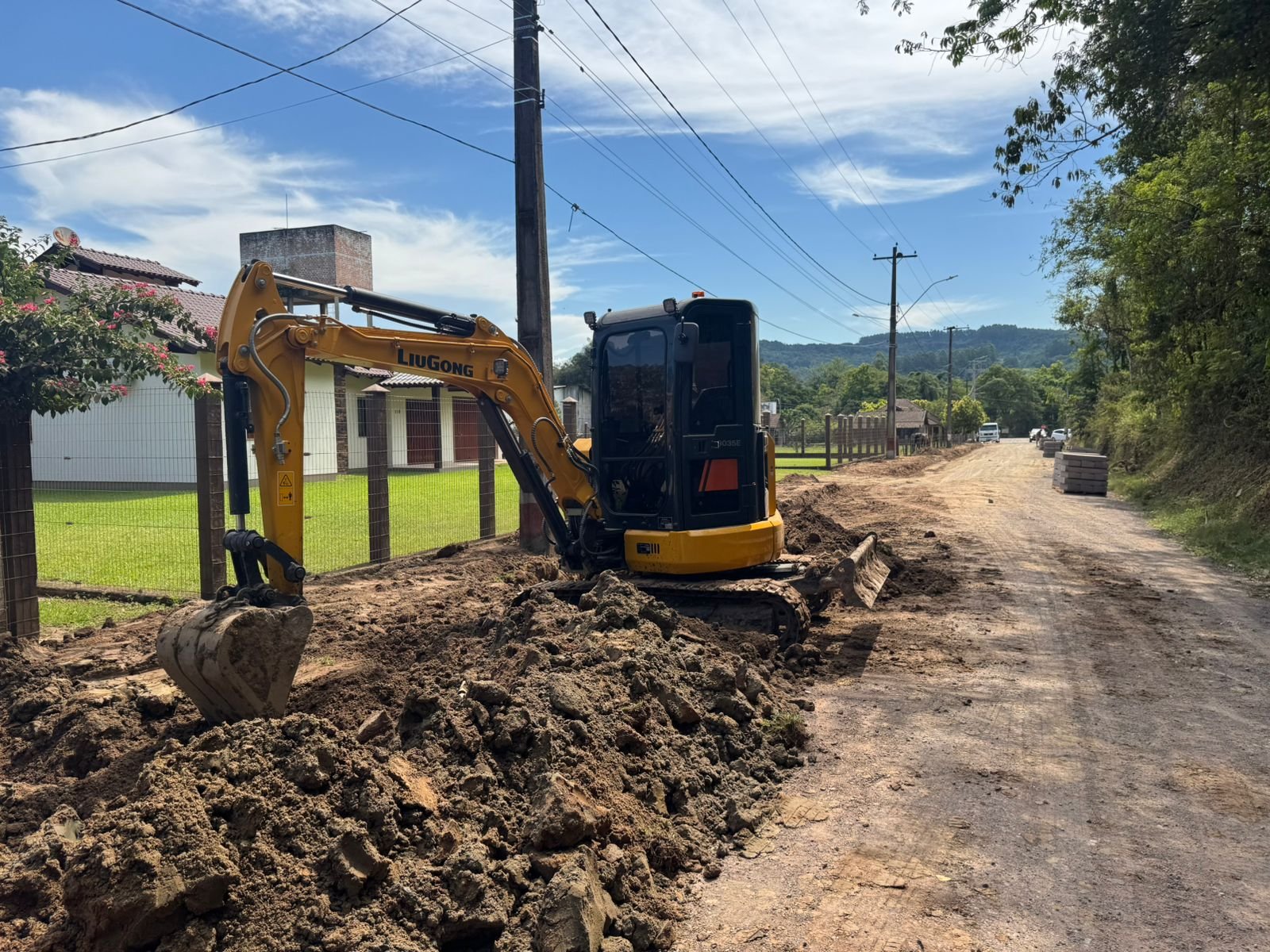 Taquara inicia obras de pavimentação em diferentes pontos