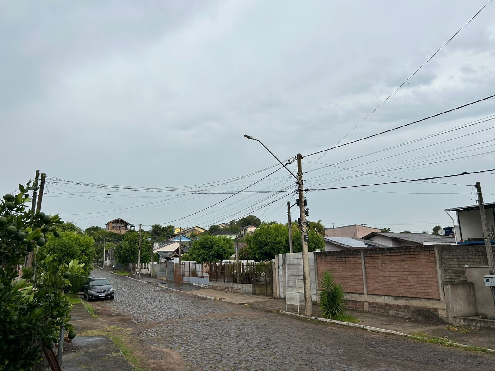 VÍDEO: Temporal causa granizo e ventos de 70 km/h em Taquara
