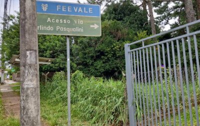 Corpo de homem desaparecido é achado em terreno baldio