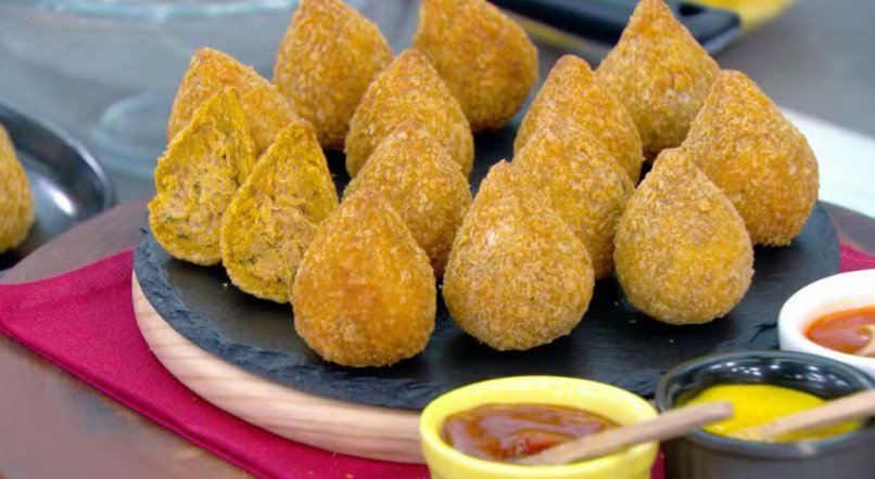 Como fazer coxinha de grão-de-bico 