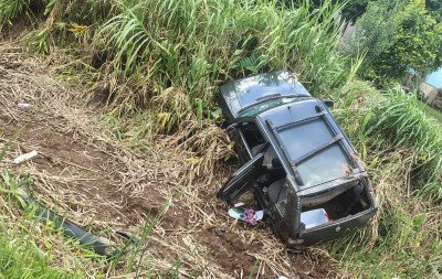 Carro sai da pista na RS-115 em Três Coroas