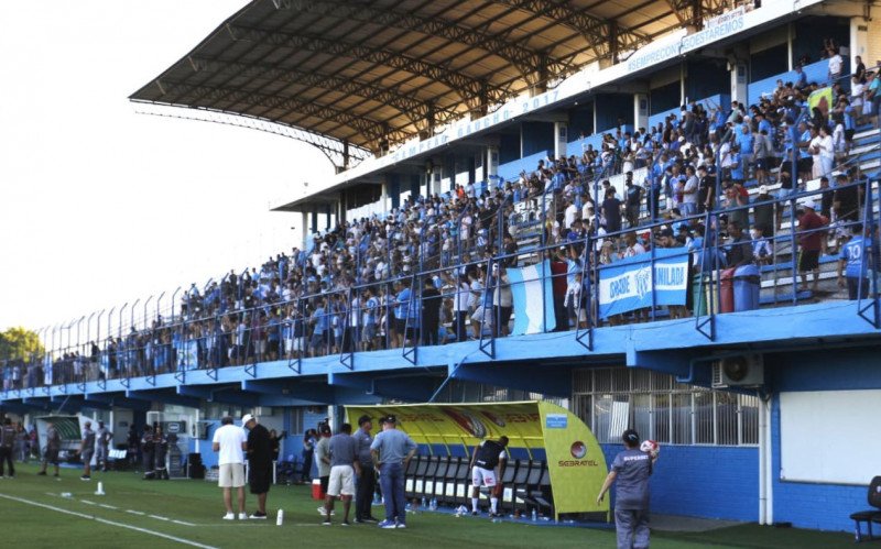 Torcida fez sua parte na arquibancada do Estádio do Vale