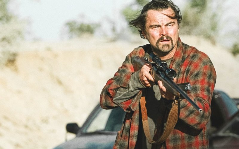 Leonardo DiCaprio em mais uma atuação elogiada em "Uma Batalha Após a Outra" | abc+