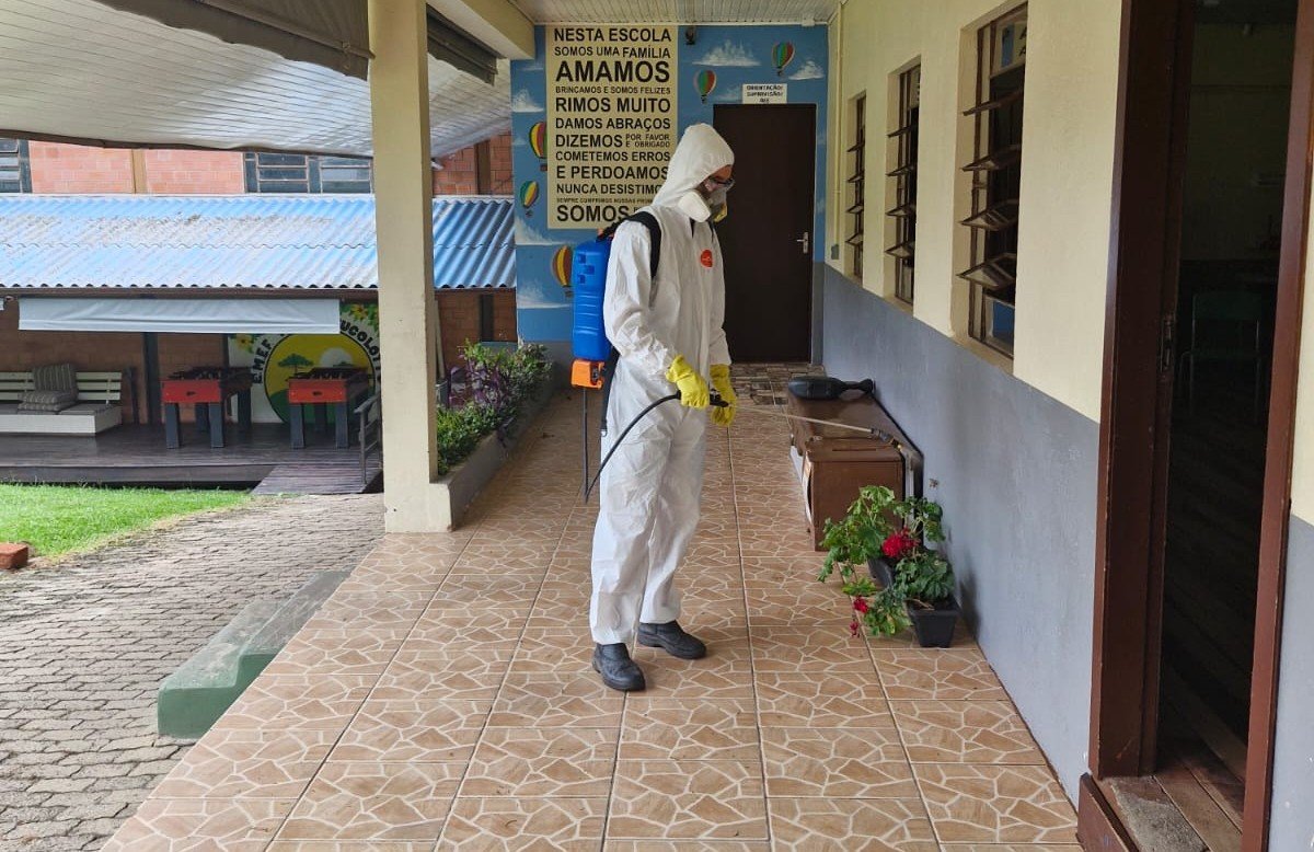 Vigilância Ambiental em Saúde de Gramado realiza aplicação de inseticida contra Aedes aegypti